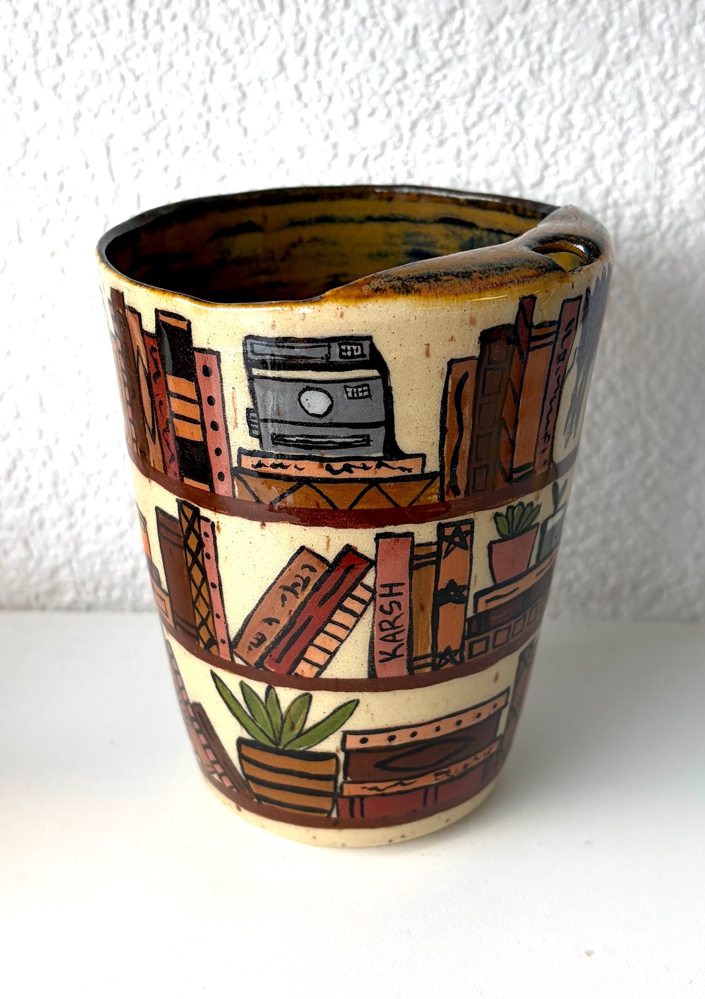 Book Travel Cup (Brown) - Saggy Pots